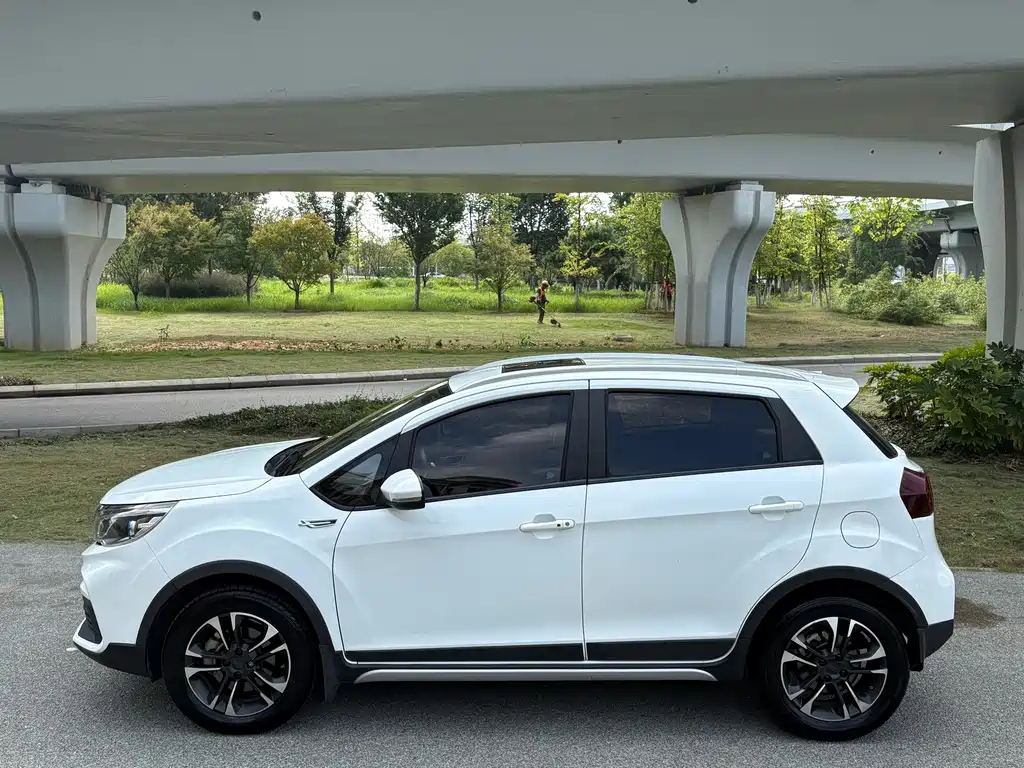 Geely Vision X3 — миниатюра 4