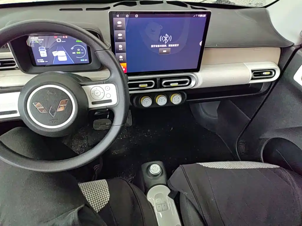 Wuling MINIEV — миниатюра 13