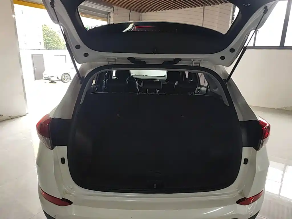 Hyundai Tucson — миниатюра 19
