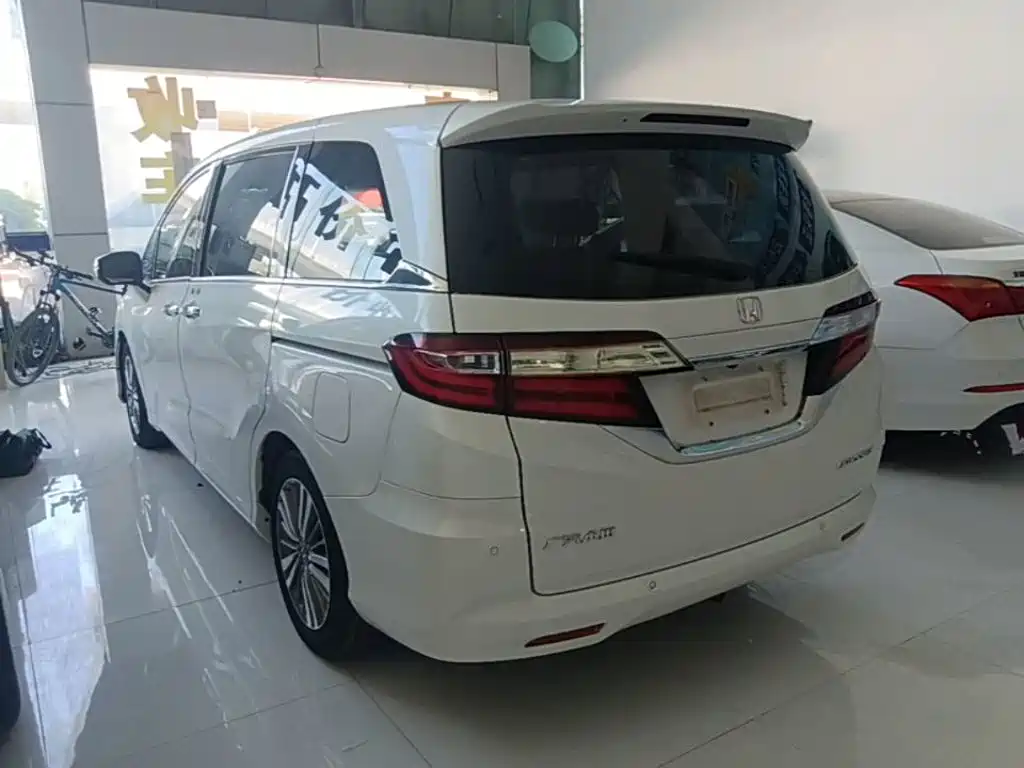 Honda Odyssey — миниатюра 5