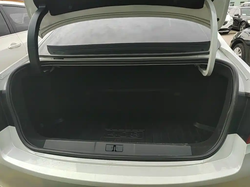 Peugeot 408 — миниатюра 19