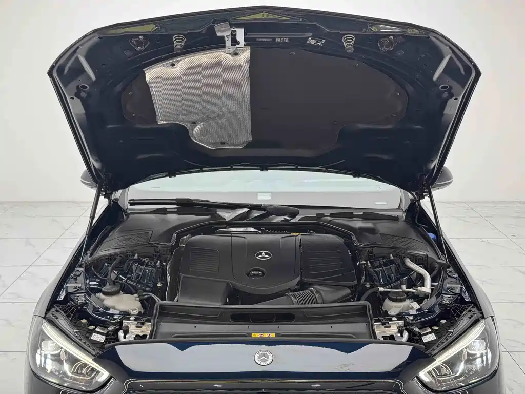 Mercedes-Benz C-Class — миниатюра 10