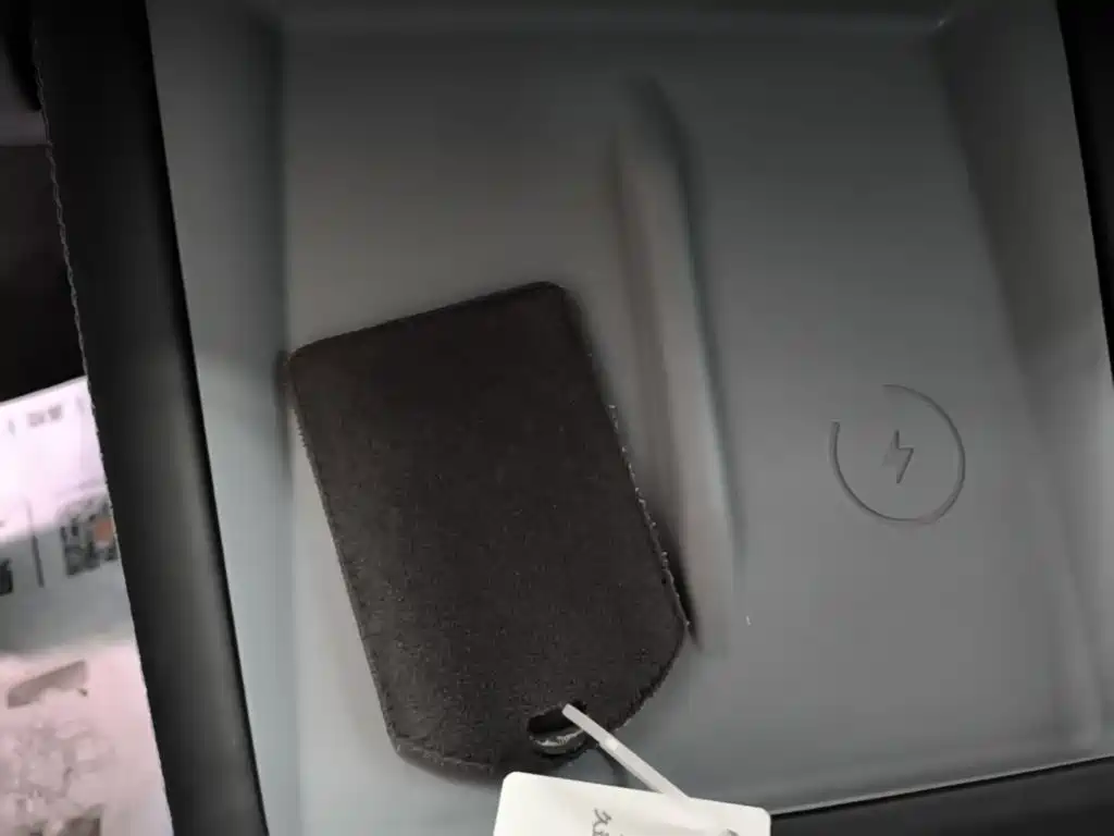 Tesla Model 3 — миниатюра 9
