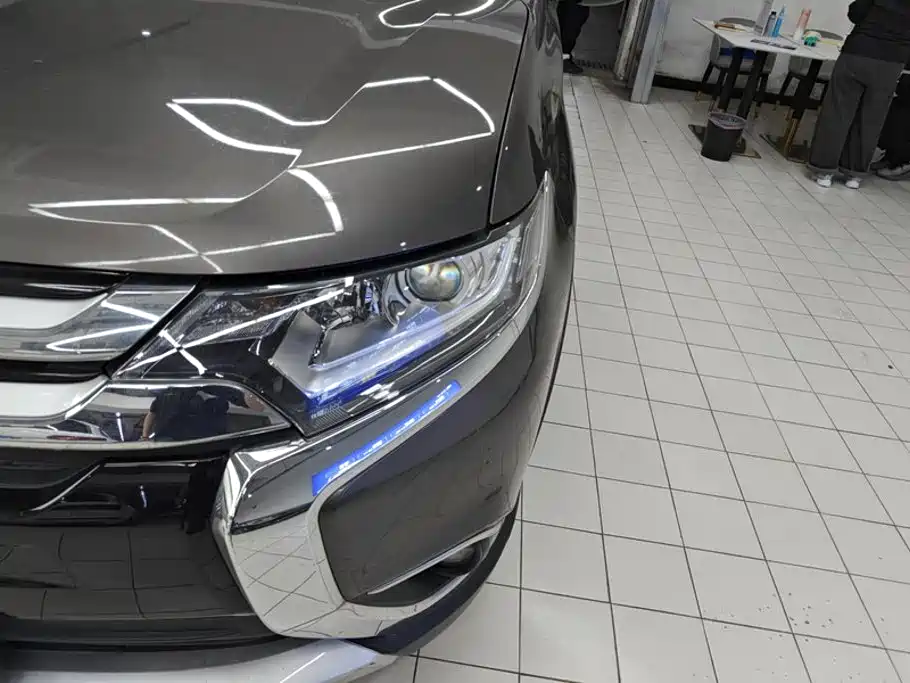 Mitsubishi Outlander — миниатюра 5