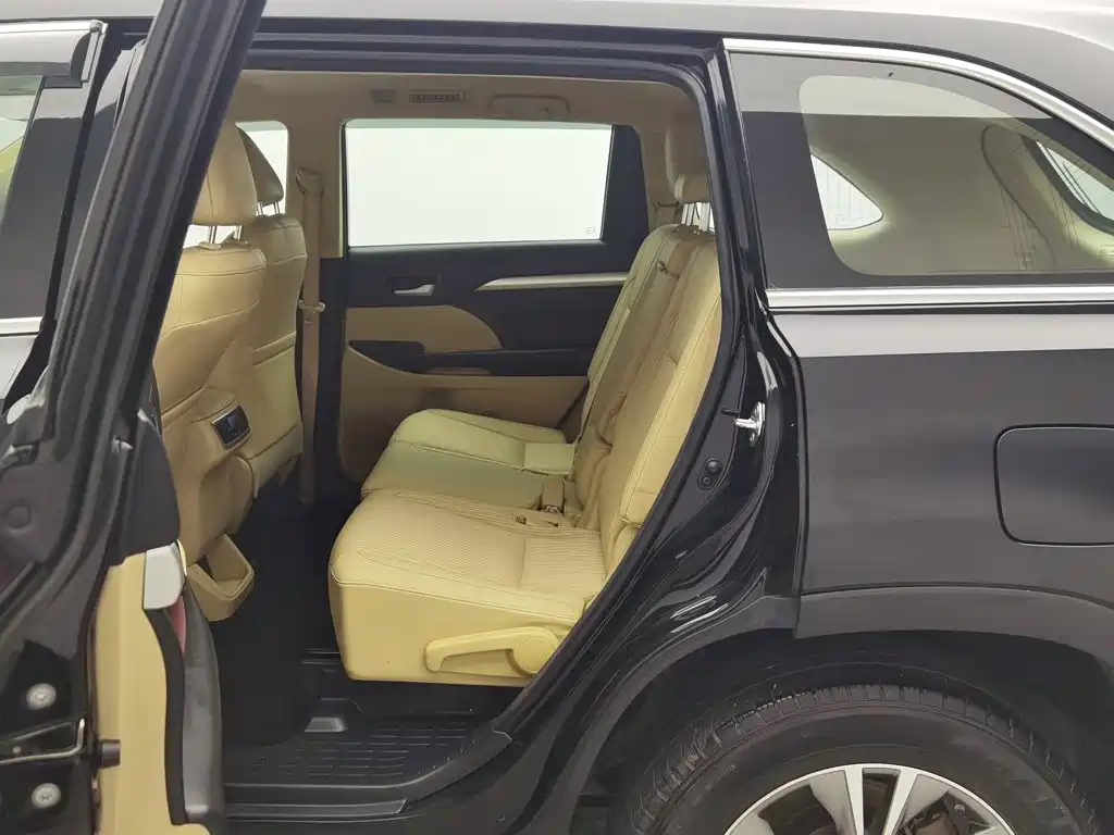 Toyota Highlander — миниатюра 15