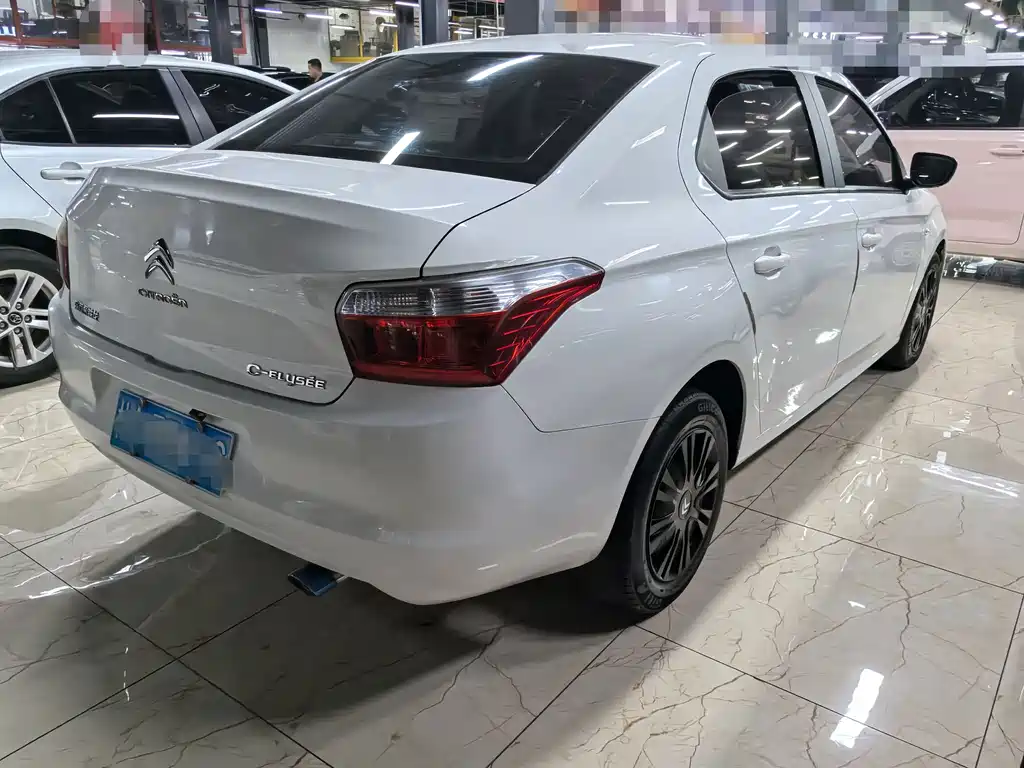 Citroen Elysee — миниатюра 6