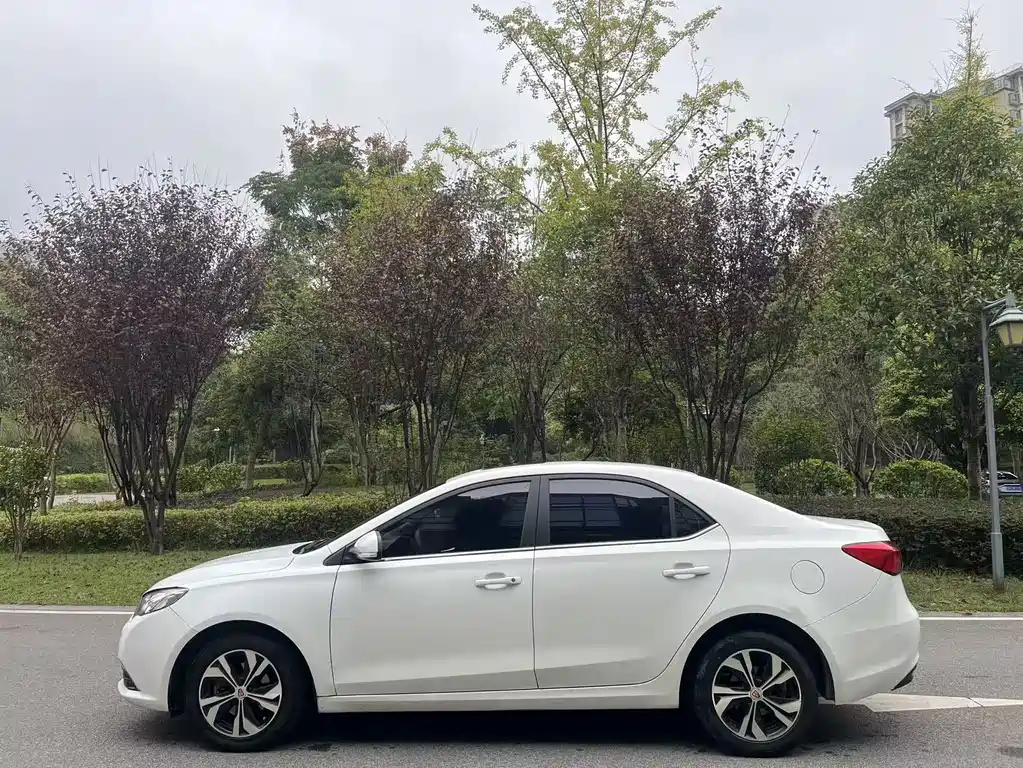 Roewe 360 — миниатюра 3