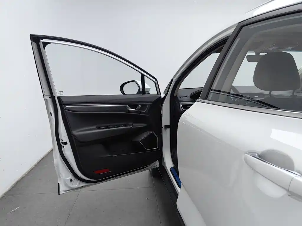 Geely Emgrand GS — миниатюра 8