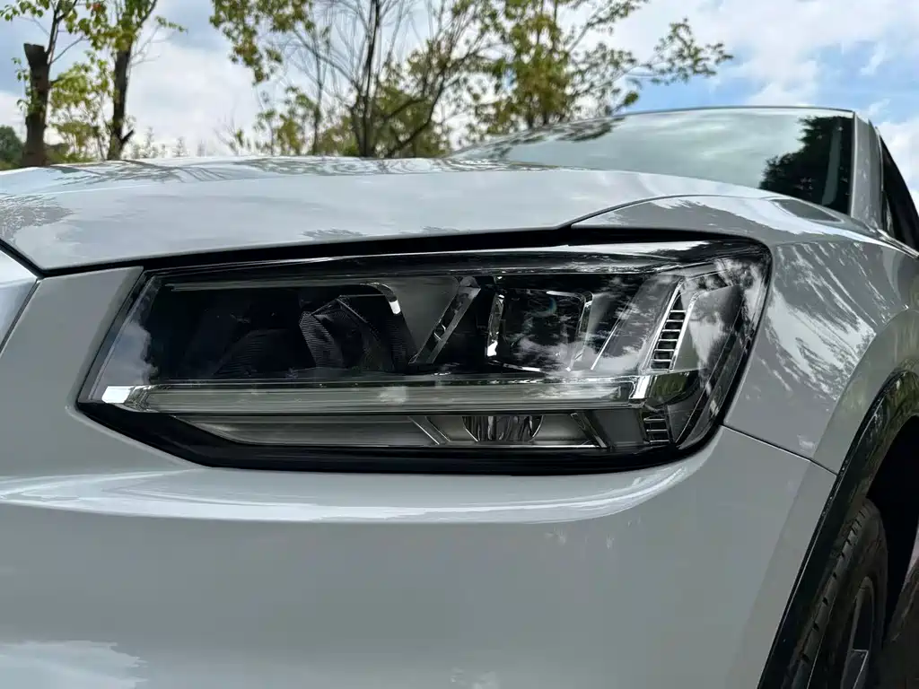 Audi Q2L e-tron — миниатюра 18
