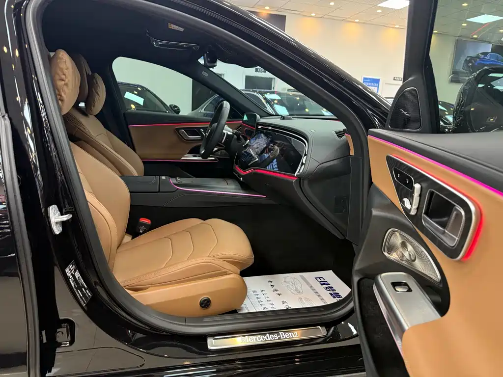 Mercedes-Benz E-Class — миниатюра 17