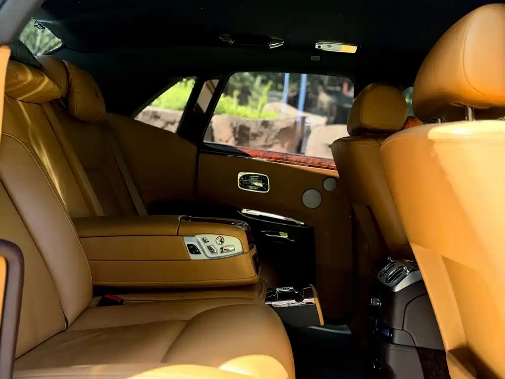 Rolls-Royce Ghost — миниатюра 10