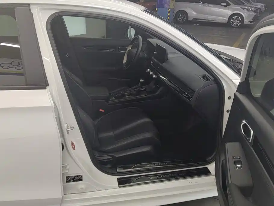 Honda Civic — миниатюра 8