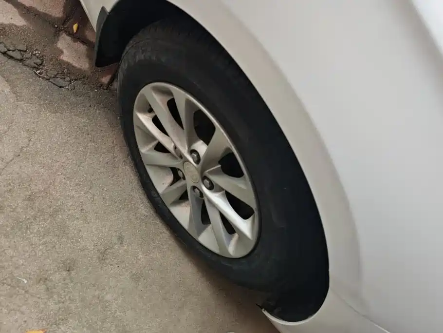 Buick Excelle — миниатюра 6