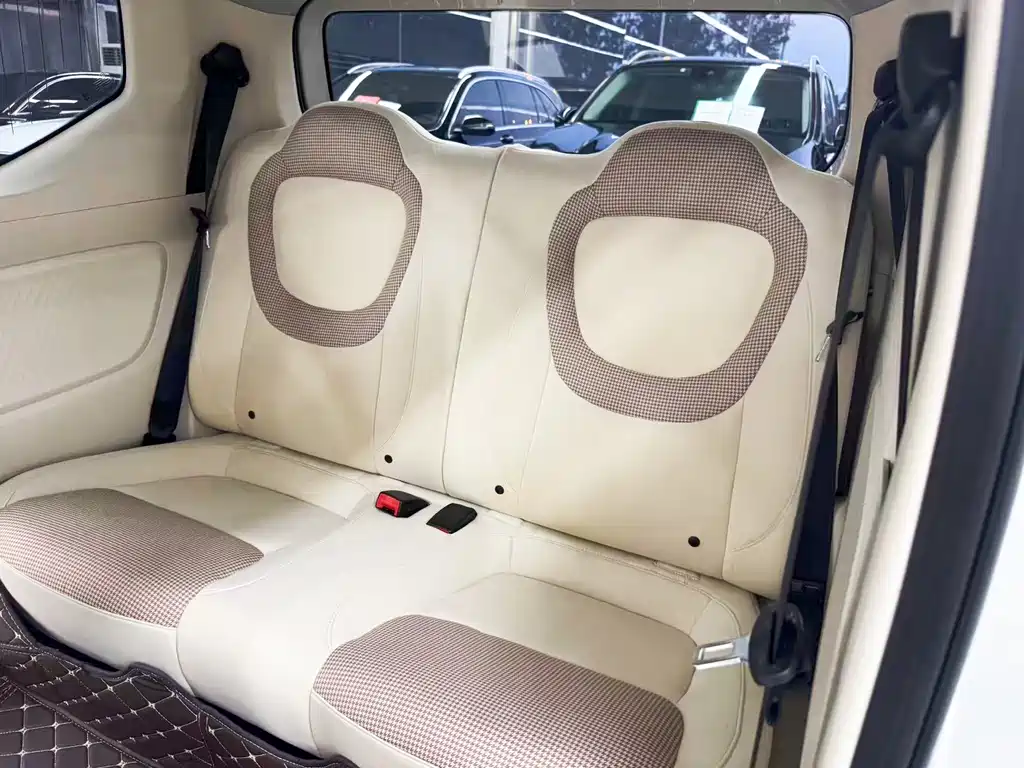 Wuling MINIEV — миниатюра 8