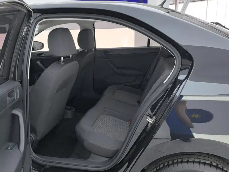 Volkswagen Santana — миниатюра 11