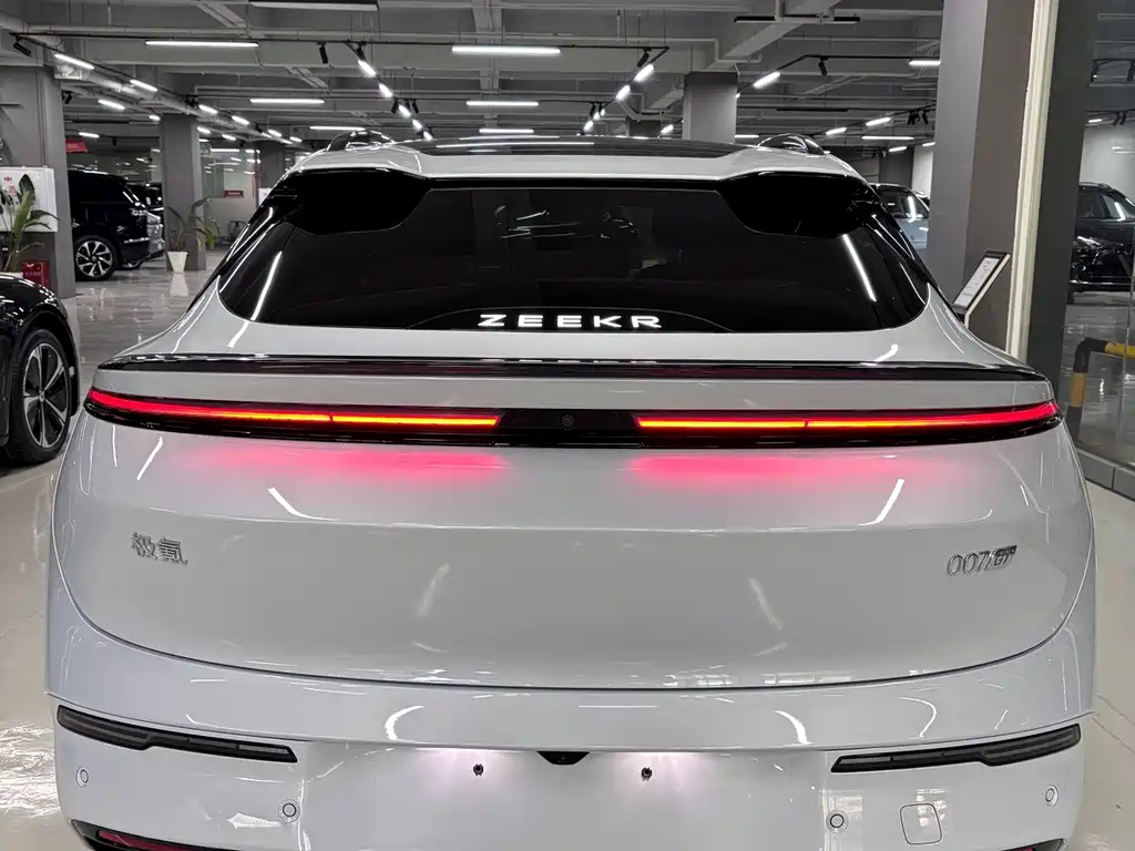 Zeekr 007GT — миниатюра 9