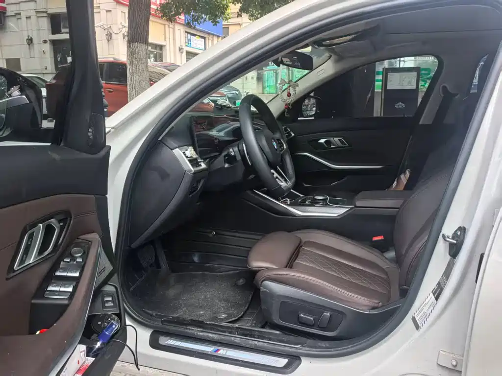 BMW 3 Series 3 2025 330Li M Sport