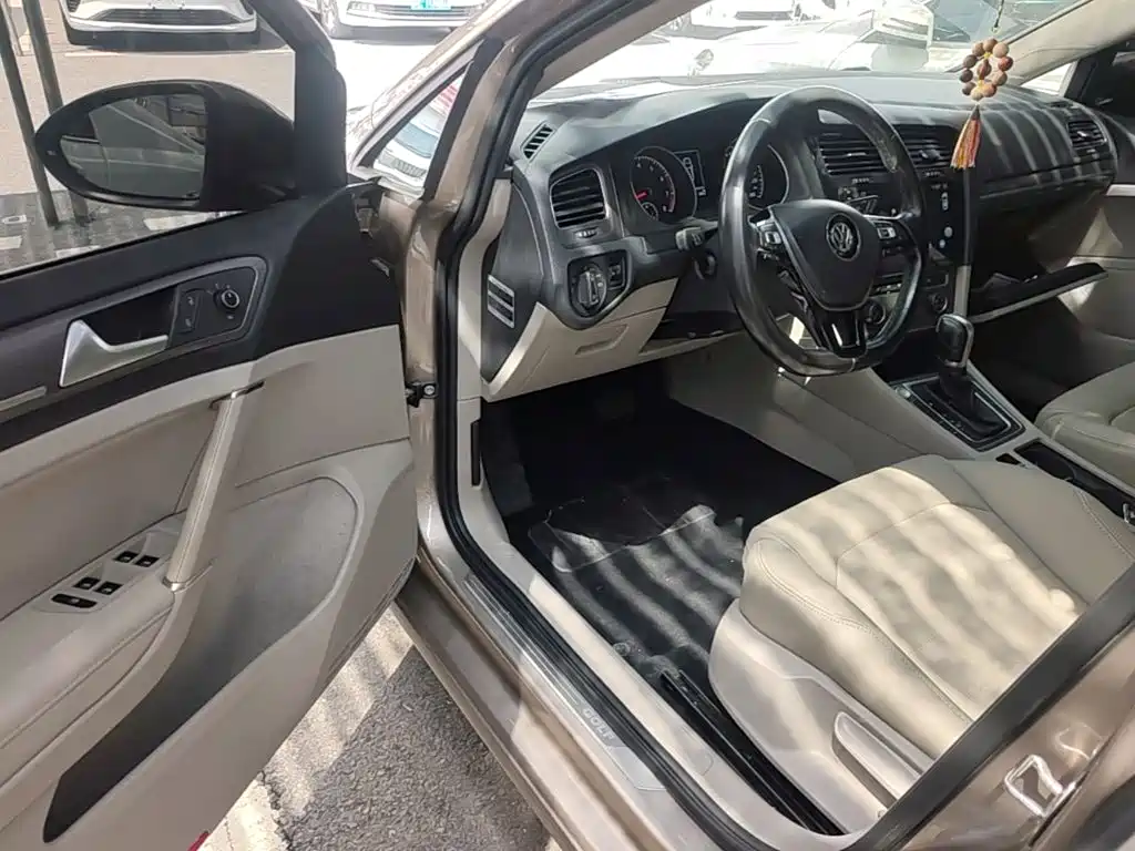 Volkswagen Golf — миниатюра 16