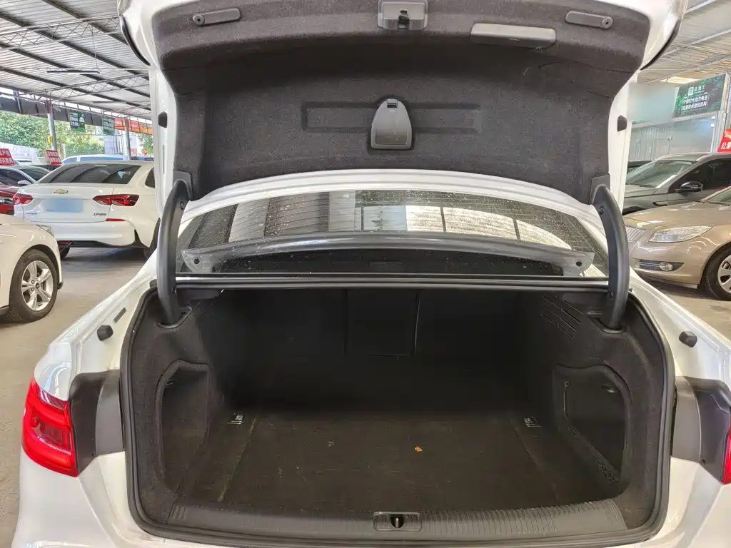 Audi A4L — миниатюра 19