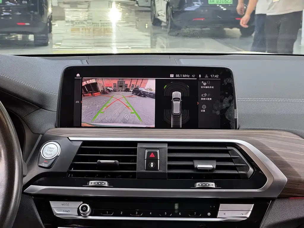 BMW X3 — миниатюра 11