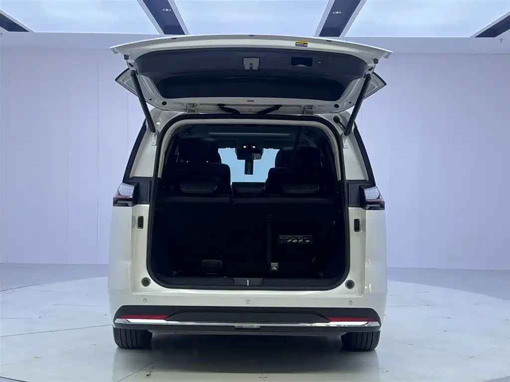 GAC TRUMPCHI E8 NEW ENERGY