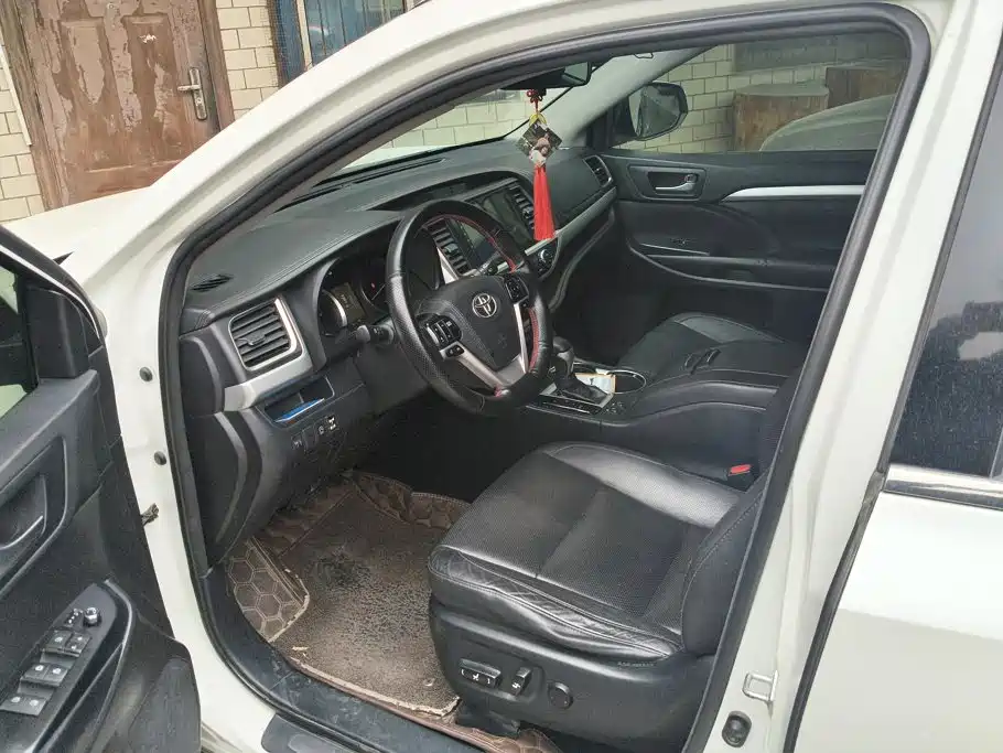 Toyota Highlander — миниатюра 9
