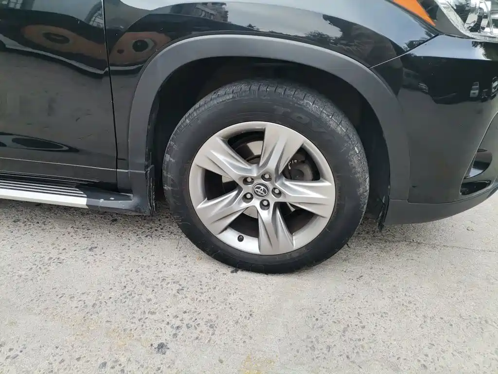 Toyota Highlander — миниатюра 8
