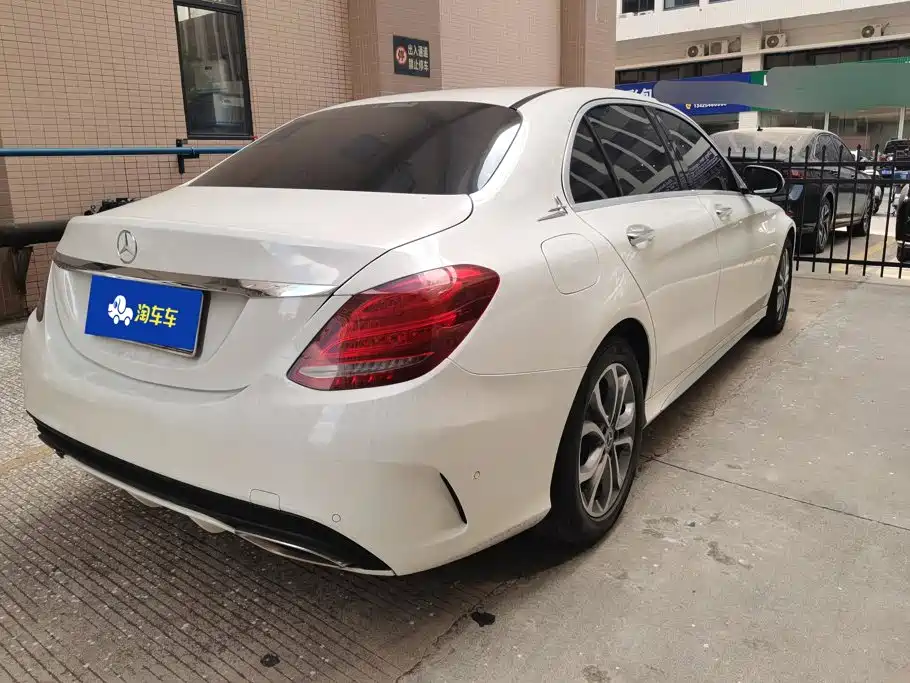 Mercedes-Benz C-Class — миниатюра 3