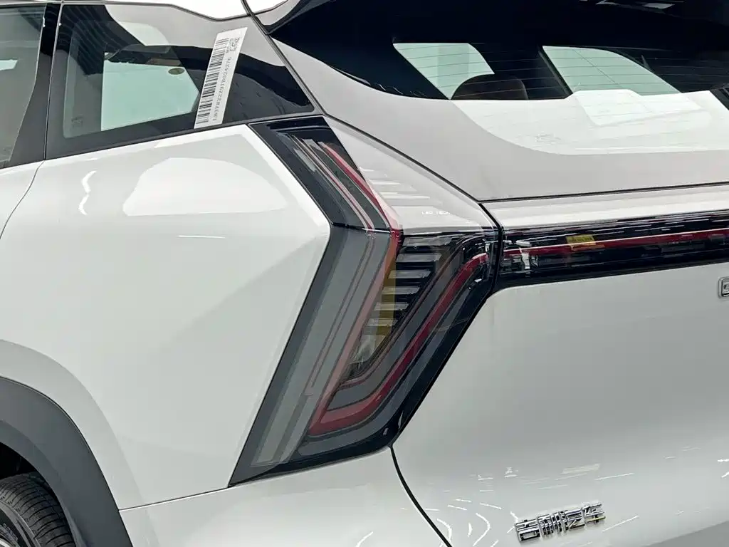 Geely Boyue L — миниатюра 10
