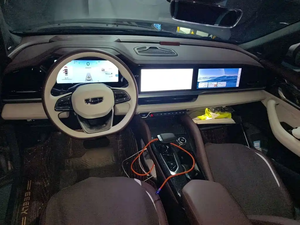 Geely Xingyue L — миниатюра 10