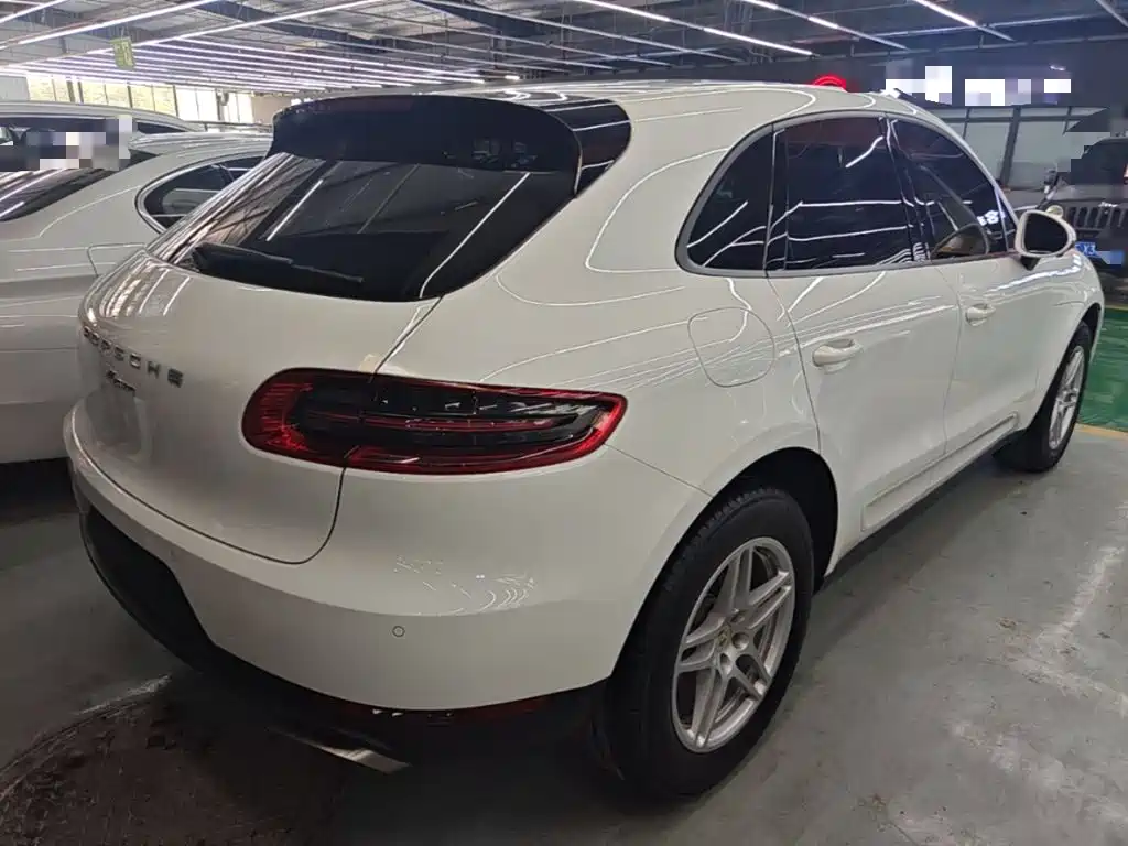 Porsche Macan — миниатюра 7