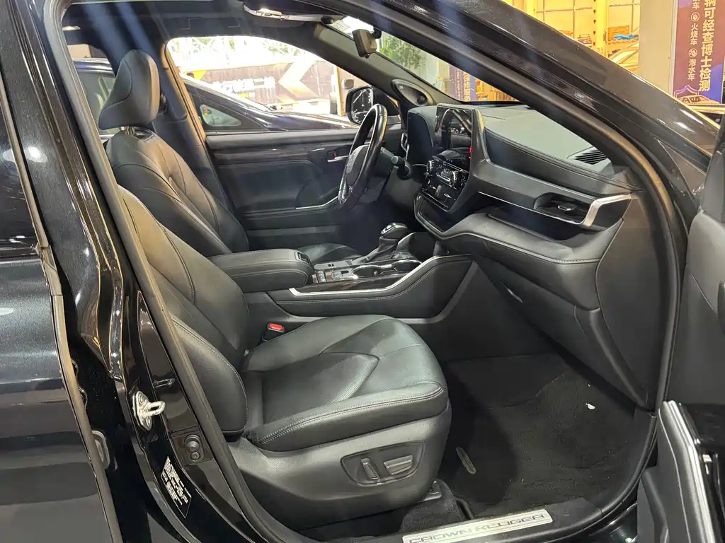 Toyota Crown Kluger — миниатюра 10