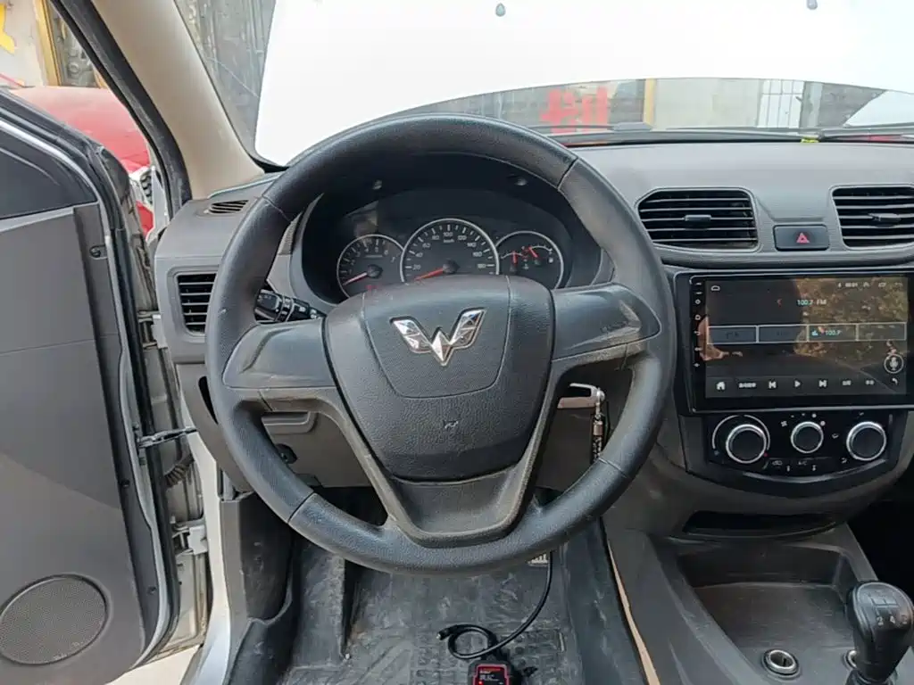 Wuling Hongguang — миниатюра 11