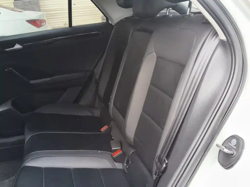 Volkswagen T-Roc — миниатюра 15