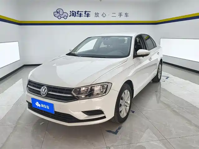 VOLKSWAGEN BORA 2021