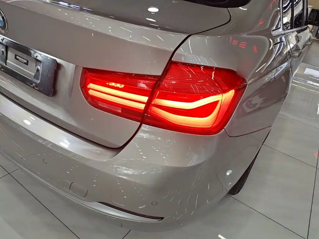 BMW 3 Series — миниатюра 8
