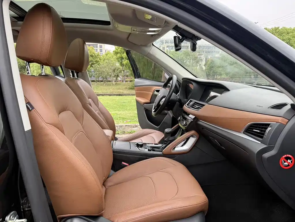 Borgward BX7 — миниатюра 6