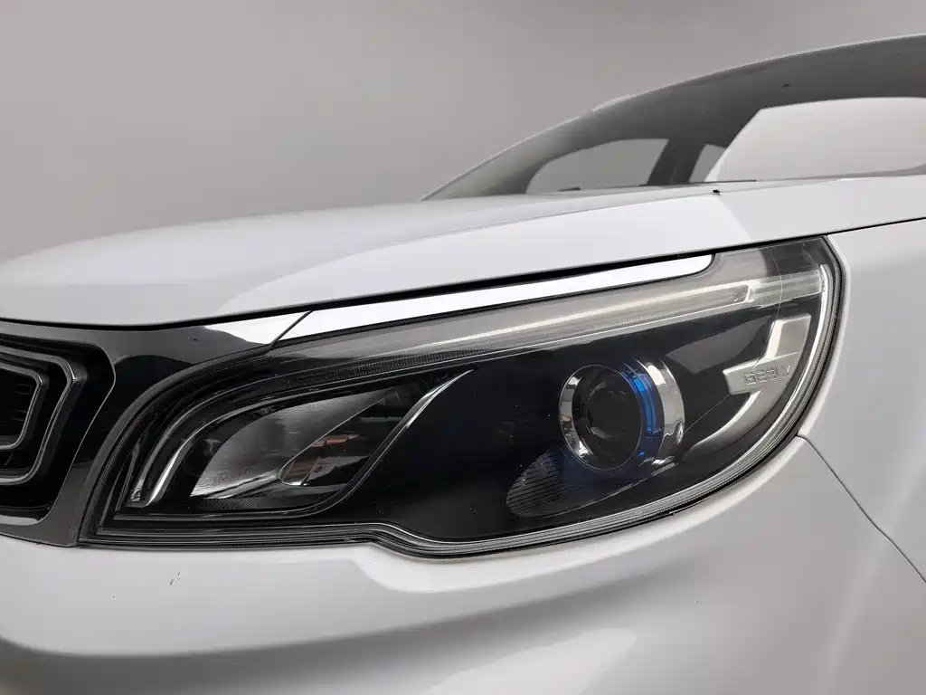 Geely Vision X3 — миниатюра 7