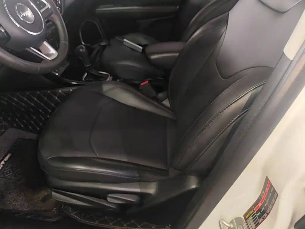 Jeep Compass — миниатюра 15