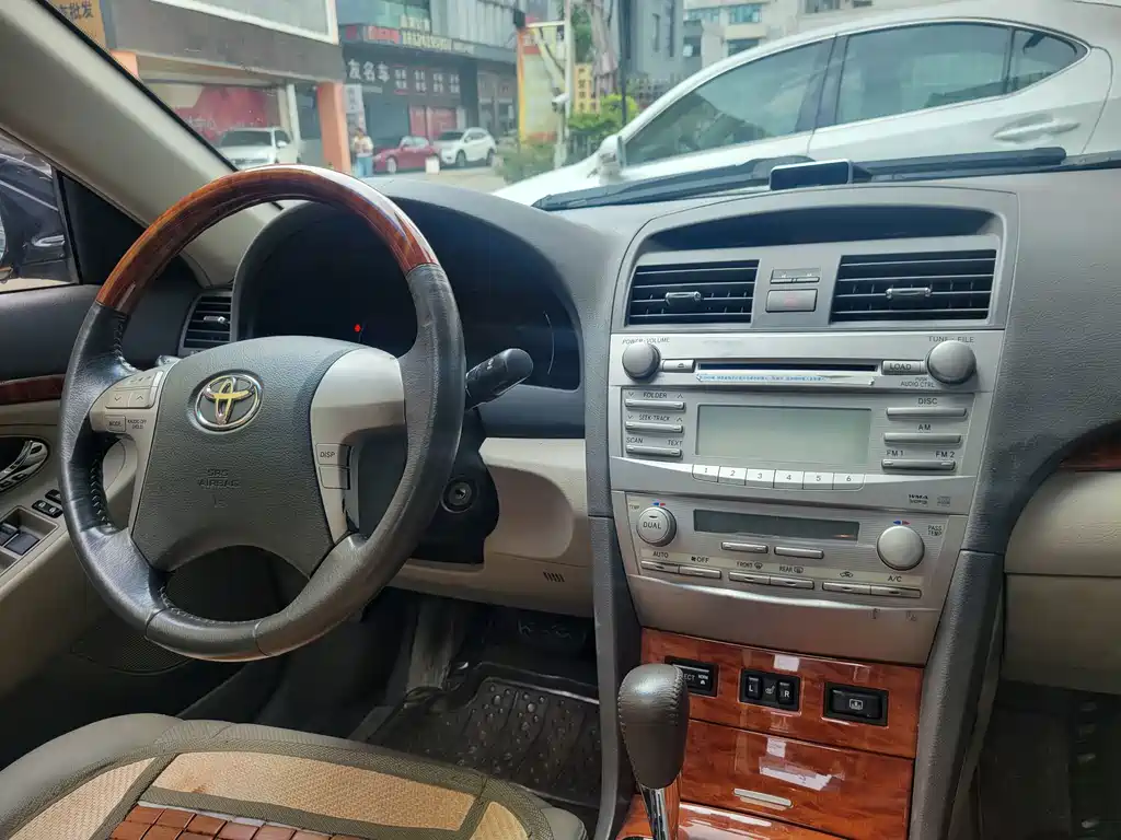 Toyota Camry — миниатюра 9