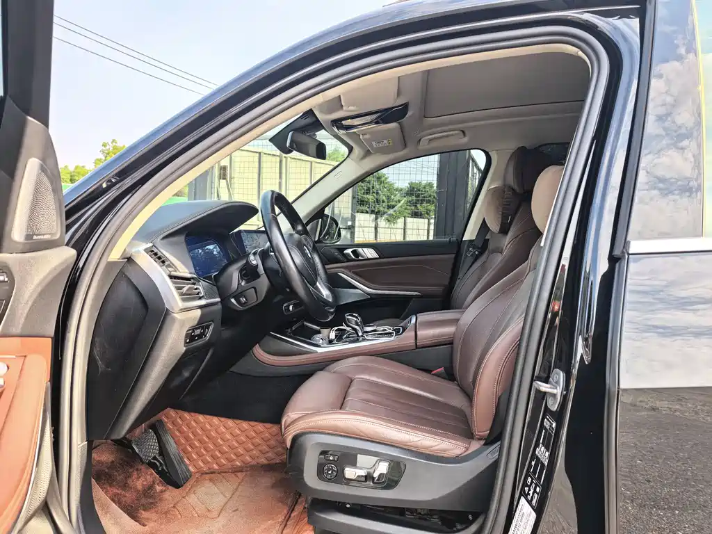 BMW X7 2022 xDrive40i Lead Luxury