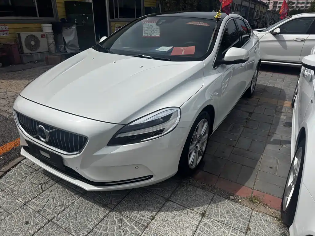 Volvo V40