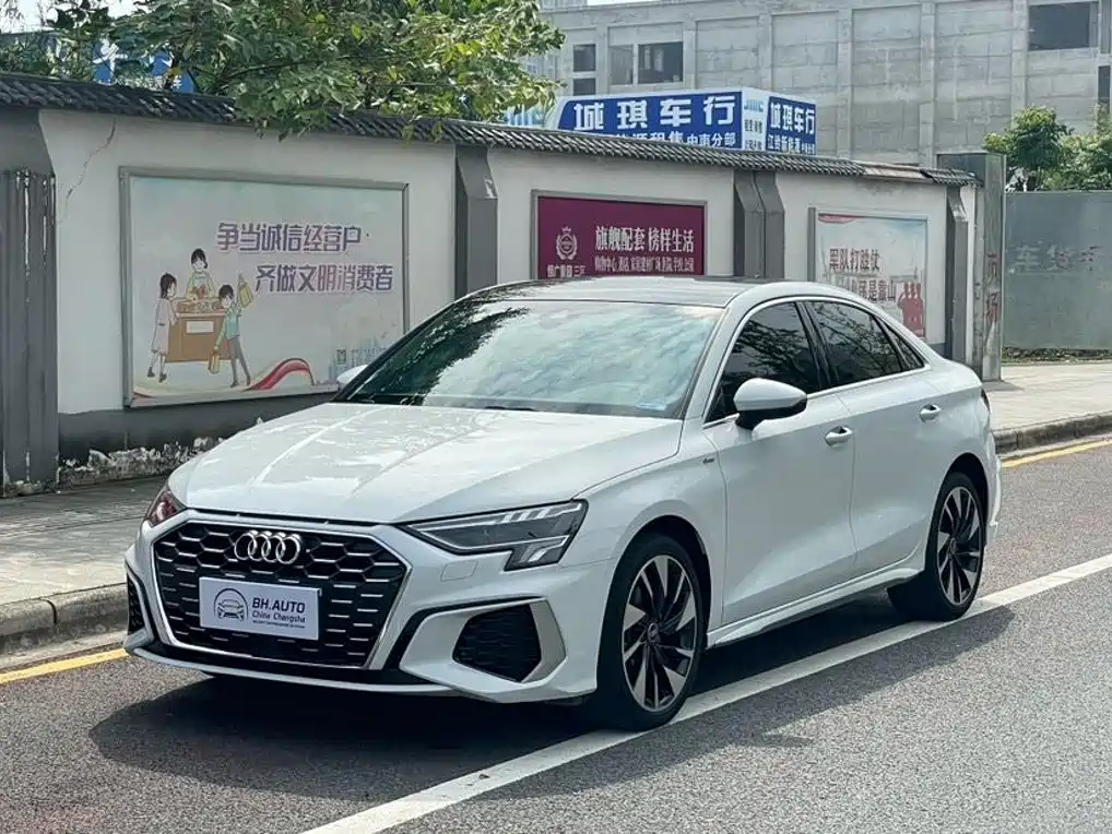 奥迪A3 2022款 A3L Limousine 35 TFSI 时尚运动型 2026