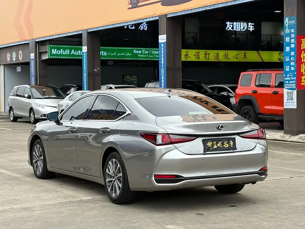 Lexus ES — миниатюра 21