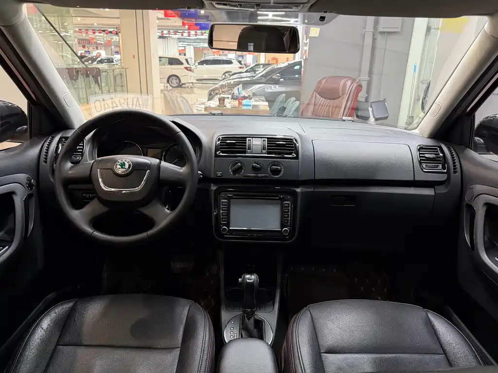 Skoda Fabia 2012 1.6L AT