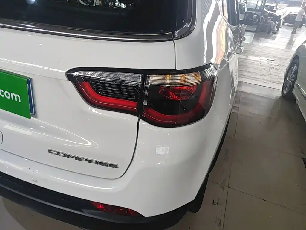 Jeep Compass — миниатюра 8