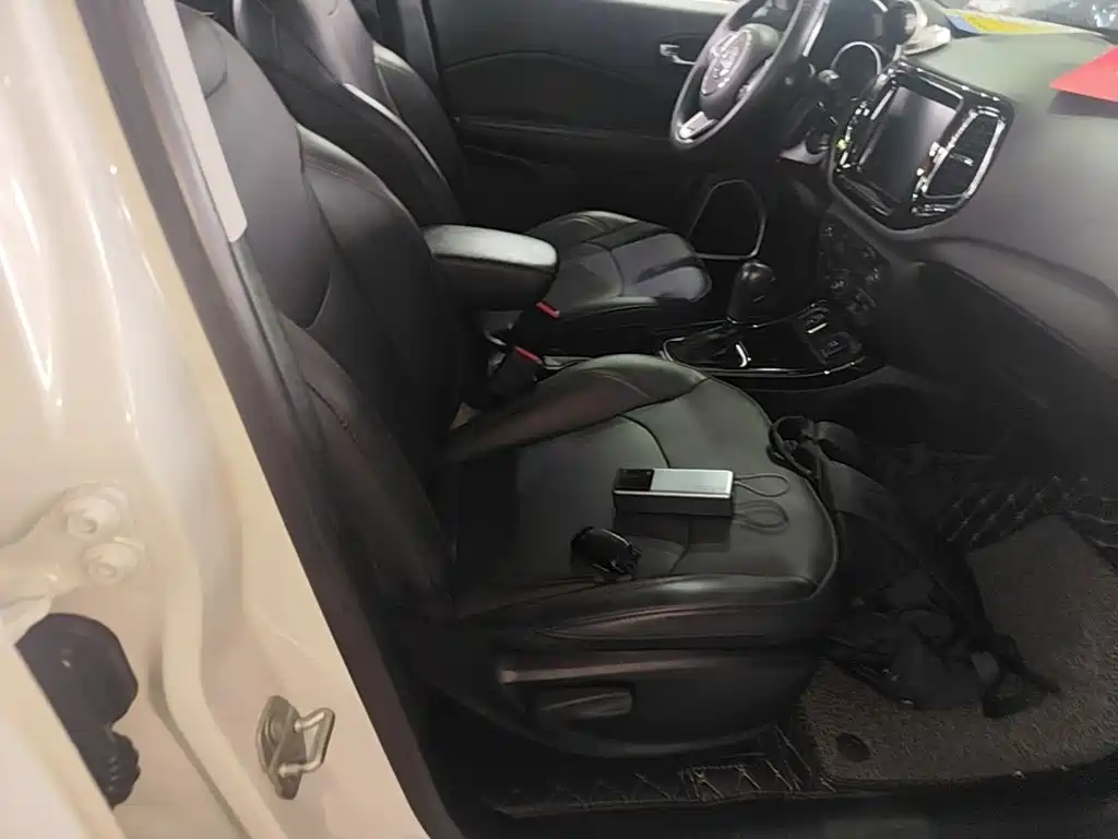 Jeep Compass — миниатюра 25