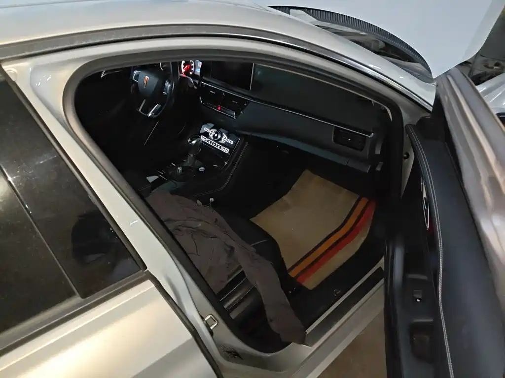 Hongqi Hongqi H5 — миниатюра 19