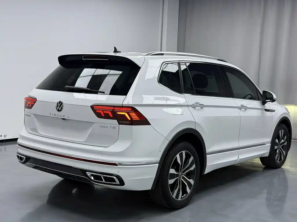 Volkswagen Tiguan L — миниатюра 14