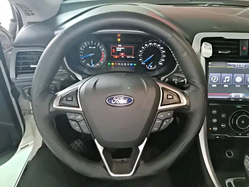 Ford Mondeo — миниатюра 11